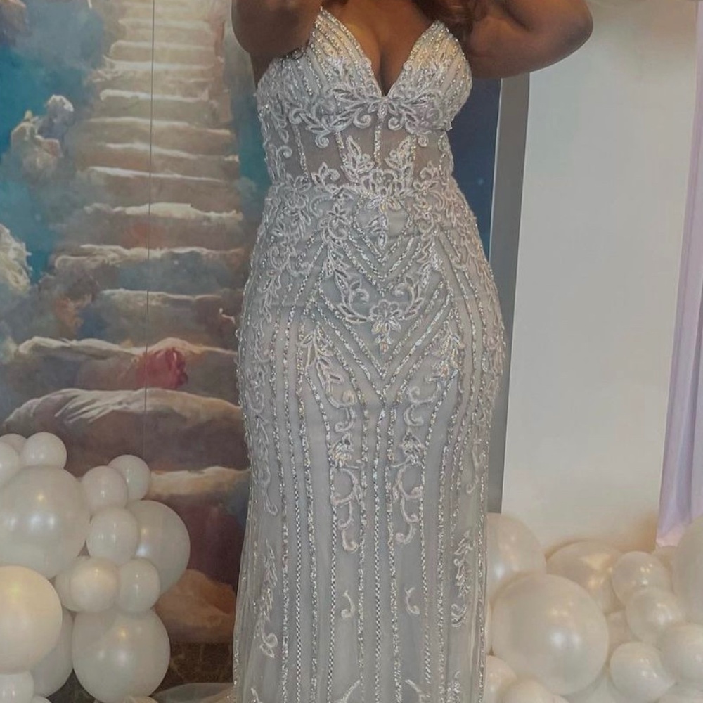 Marlas Fashion : Cinderella Divine Size 8 Silver Prom Dress